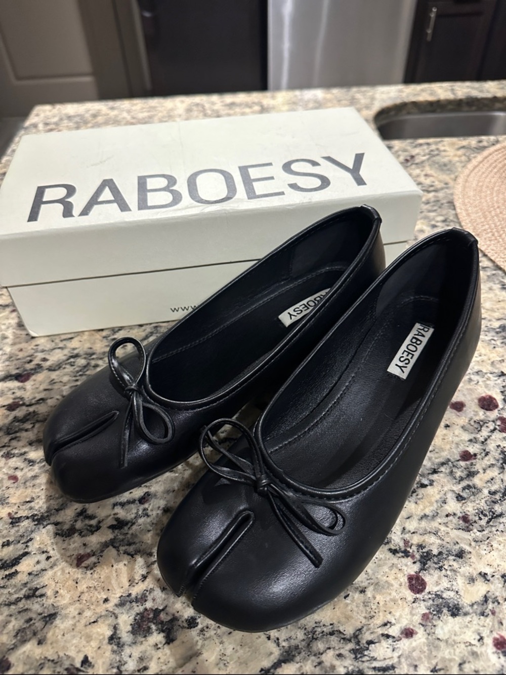 Black Split-Toe Tabis